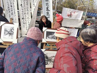 丹青會(huì)友翰墨飄香，府河新居社區(qū)舉辦迎新書畫展