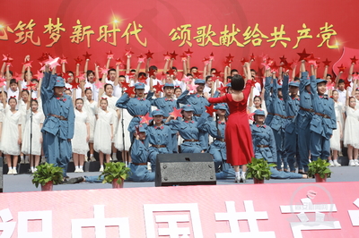 展師生風(fēng)采 抒愛國(guó)情懷——高新一中初中校區(qū)校園藝術(shù)節(jié)暨文化藝術(shù)交流活動(dòng)圓滿舉辦